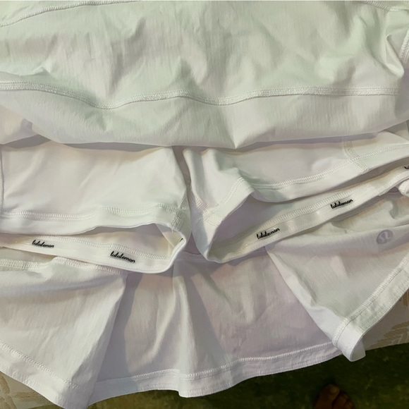 Lululemon Tennis skirt, size 4 - Picture 6 of 6